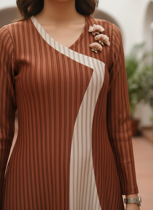 Arched Contrast Pleated Midi Dress – Rust & Cream