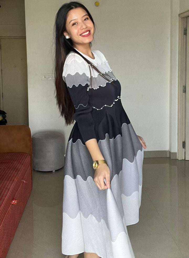 Black Ripple Pleated Midi Dress