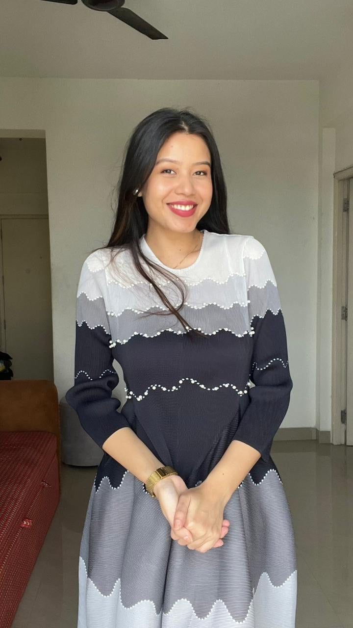 Black Ripple Pleated Midi Dress