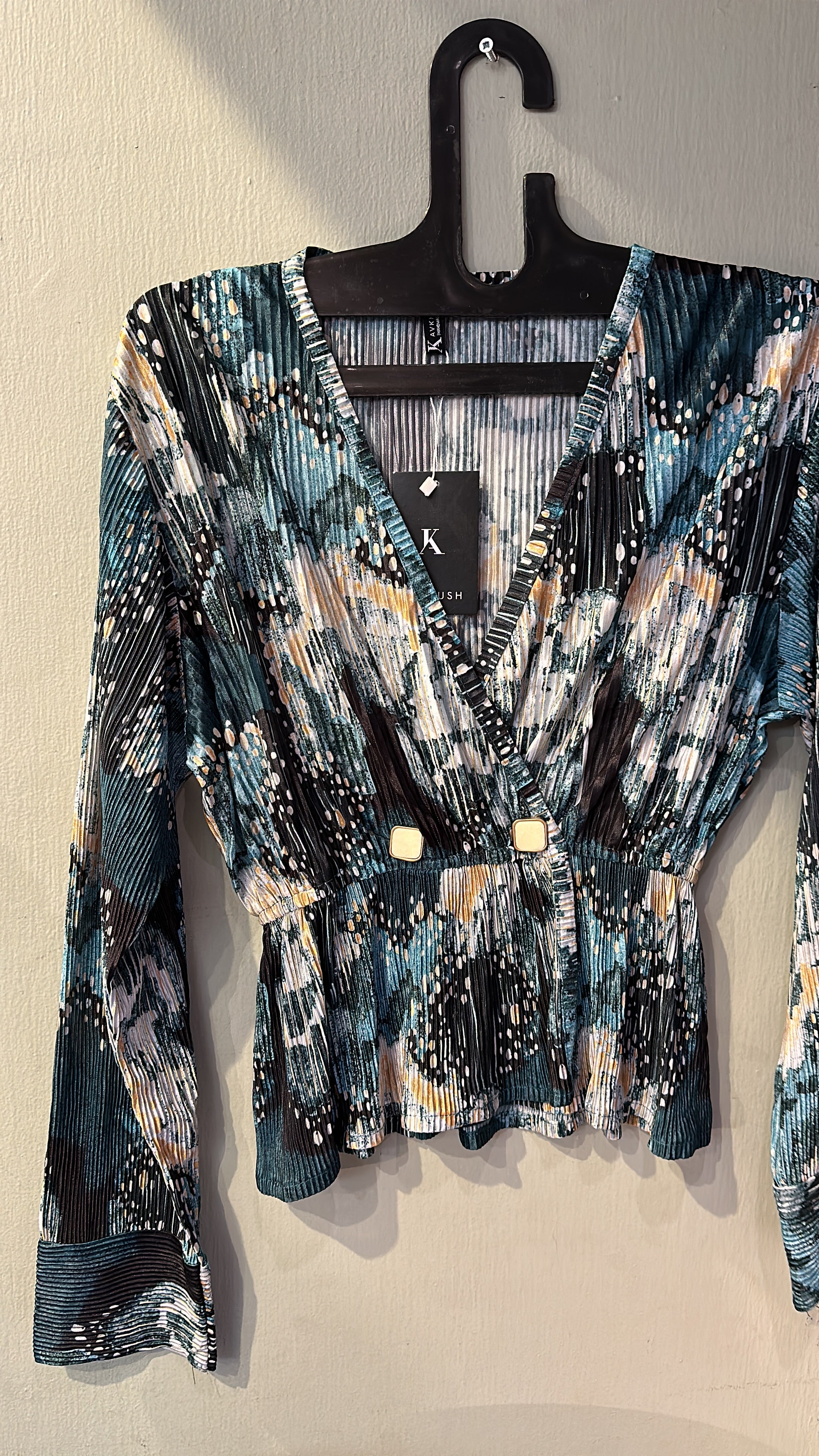 PLEATED WRAP TOP
