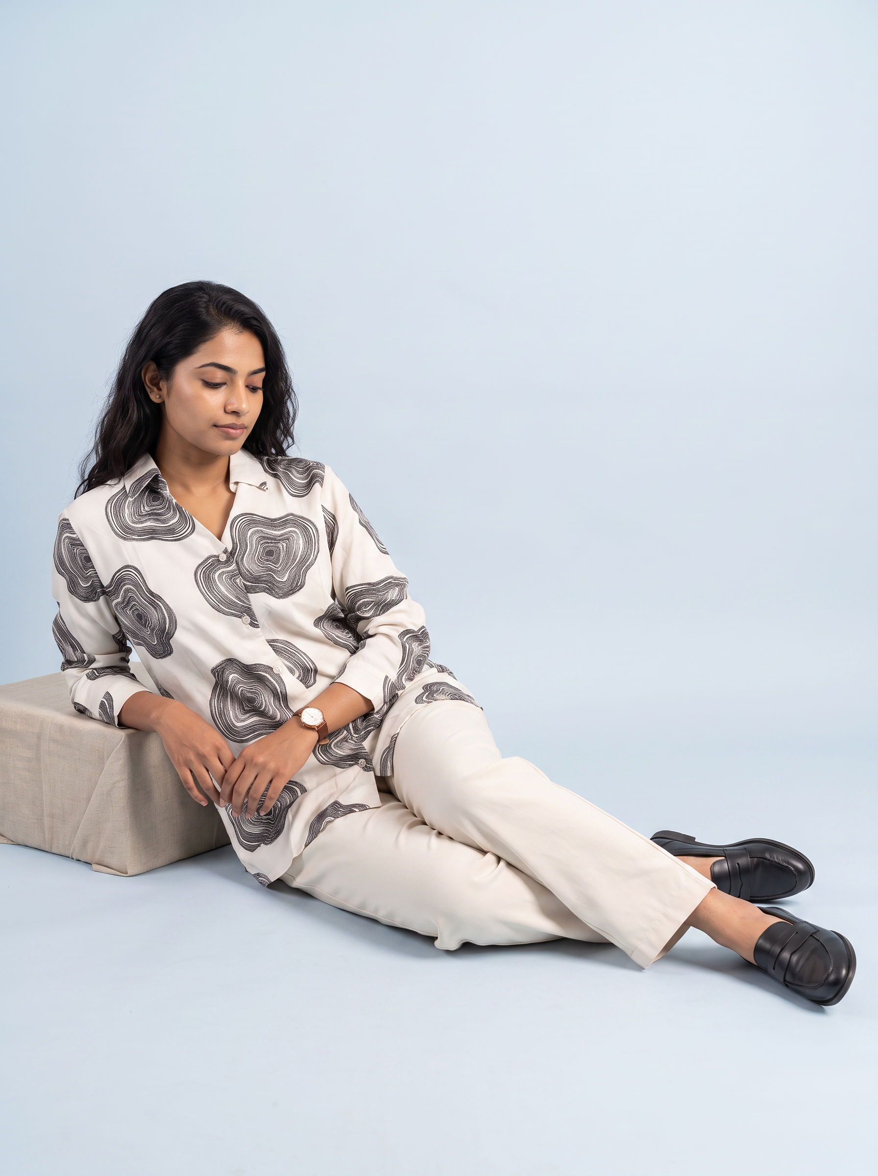 Monochrome abstract print shirt
